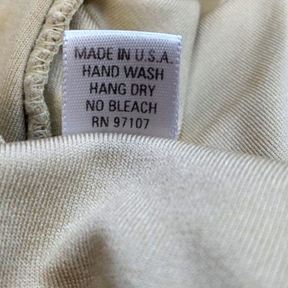 LIKE NEW A'nue Ligne High Neck Sleeveless Rouched Top - Picture 10 of 12